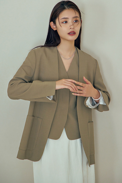 自然体でいてモード。辺見えみりさんがディレクションする新ブランド