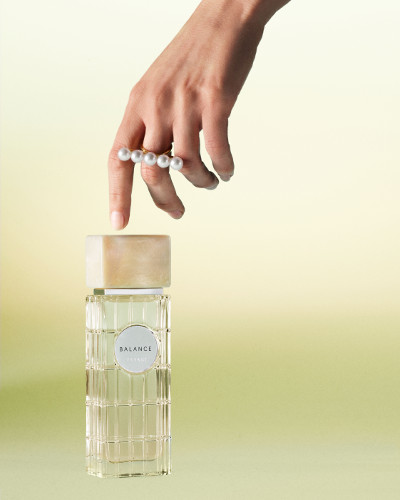 TASAKI】初のフレグランスが3つの香りで発売、ジュエリーの世界を