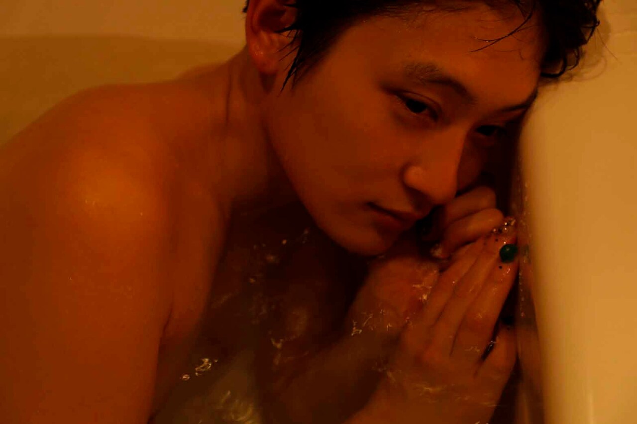 二階堂ふみがコムアイを撮影した写真集、6月下旬に発売 - 映画ナタリー