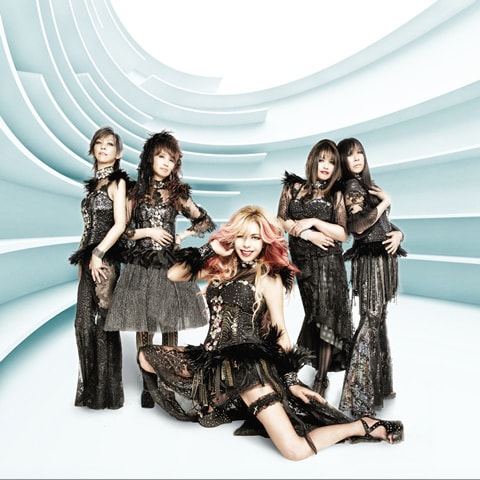 寺田恵子がリビングで熱唱、18名限定ライブを都内で - 音楽ナタリー