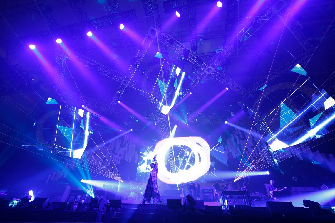 まふまふ、友人たちと再び幕張へ！“影アナ”小野友樹もまさかの参戦