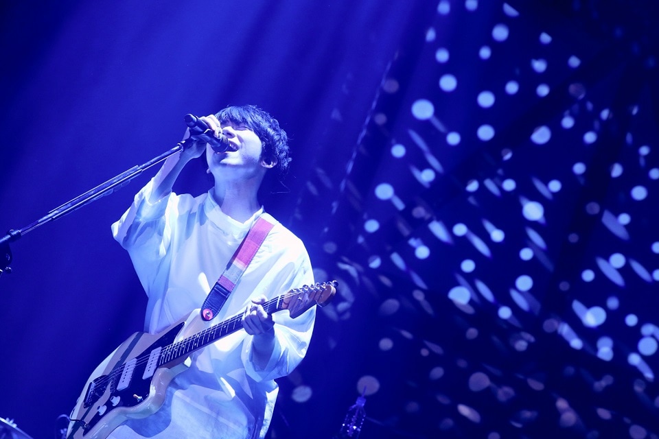 sumikaニューアルバム「Chime」ツアー開幕、武道館で1万人を魅せる