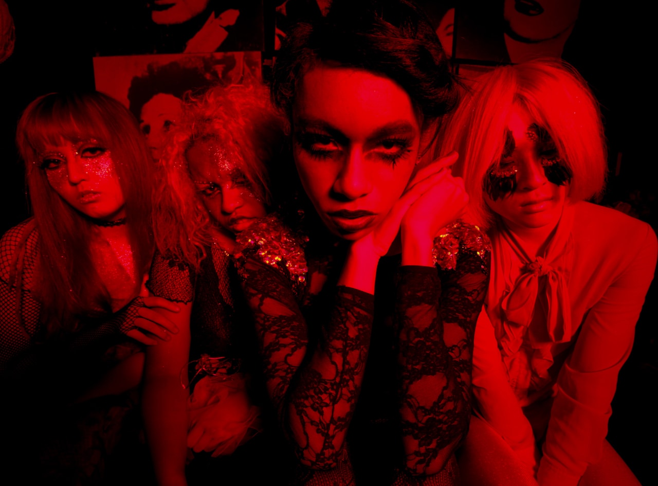 女王蜂、初CD「魔女狩り」で全国制覇開始 - 音楽ナタリー