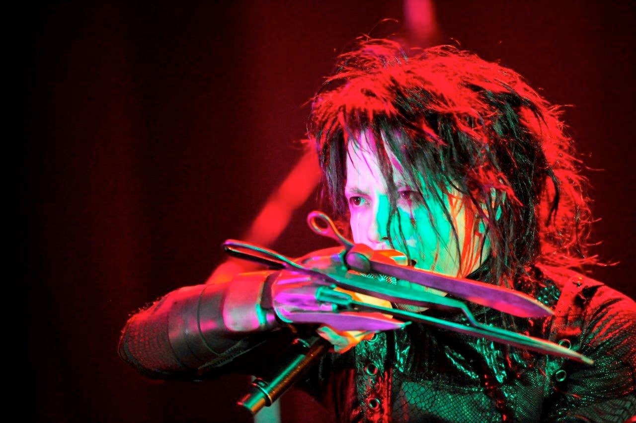 HYDEがシザーハンズに！VAMPSハロウィンイベント開幕 - 音楽ナタリー