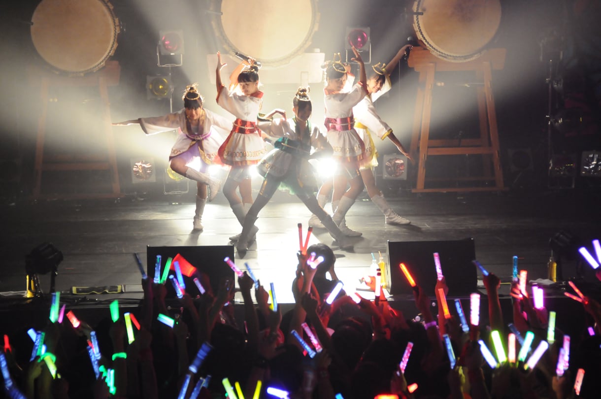 男は黙って醤油で食え！ももクロ「男祭り」で汗だく3時間 - 音楽ナタリー