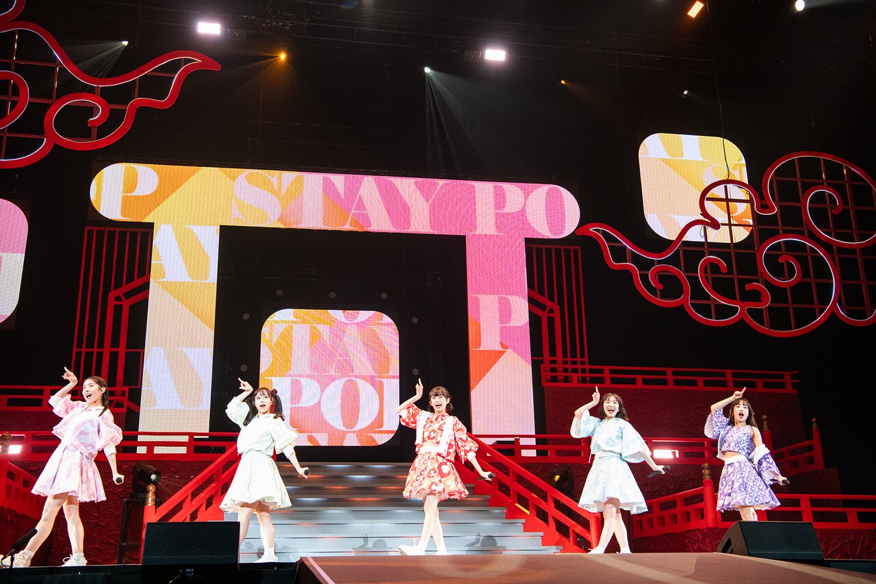 私立恵比寿中学、15周年は高く飛ぶ！新春大学芸会で新曲続々