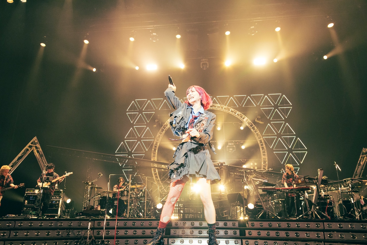 LiSAが“最高の1日”をつないだ「PATCH WALK」ツアー完結、デビュー15