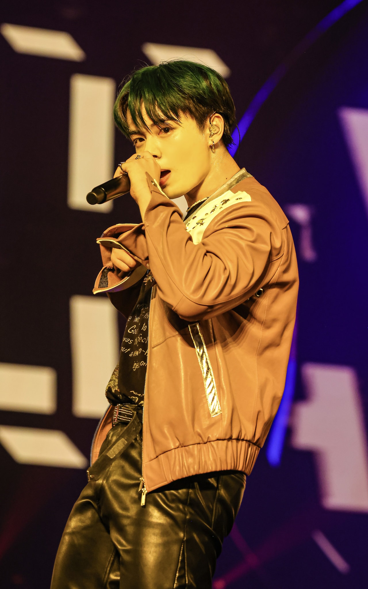 鶴房汐恩 (c)LAPONE ENTERTAINMENT [画像ギャラリー 16/16] - 音楽ナタリー