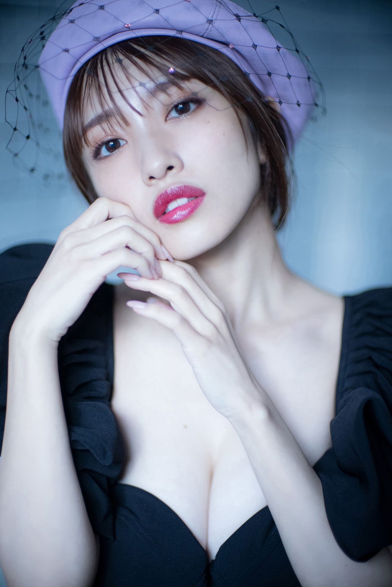 向井地美音（AKB48）1st写真集「胸騒ぎの正体」楽天ブックス限定版表紙