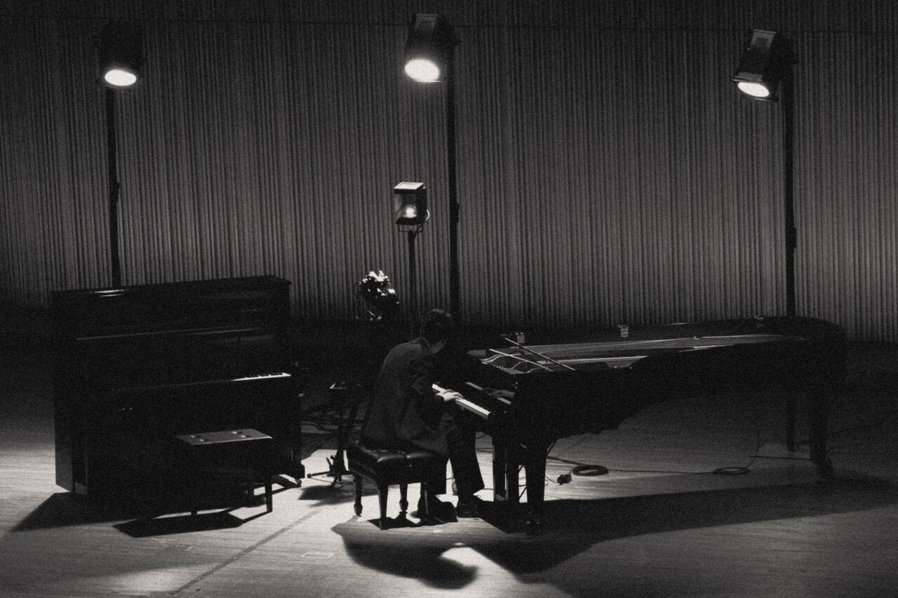 江崎文武1stソロツアー「はじまりの夜」のはじまり、特別ゲストと