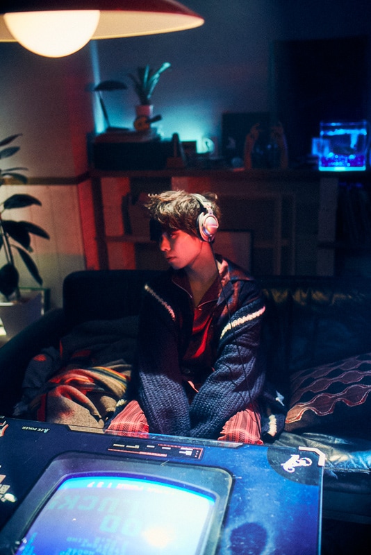 神山羊「しあわせなおとな」インタビュー｜インターネットの海を