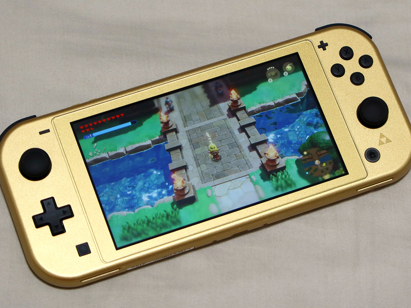 Nintendo Switch 2 の前に小さく、軽く、持ち運びやすい Switch Lite