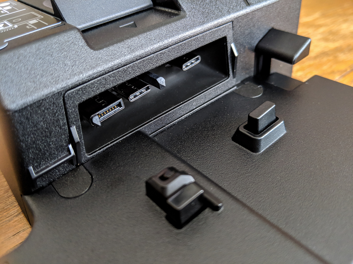 日用品] ThinkPad ウルトラ ドッキングステーションが到着。貼る