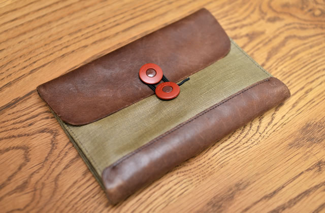 POSTALCO（ポスタルコ）のオシャレな「POSTCARD WALLET」が良い