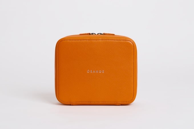 ガジェットもオシャレに持ち運びたい！本格レザーのガジェットポーチ