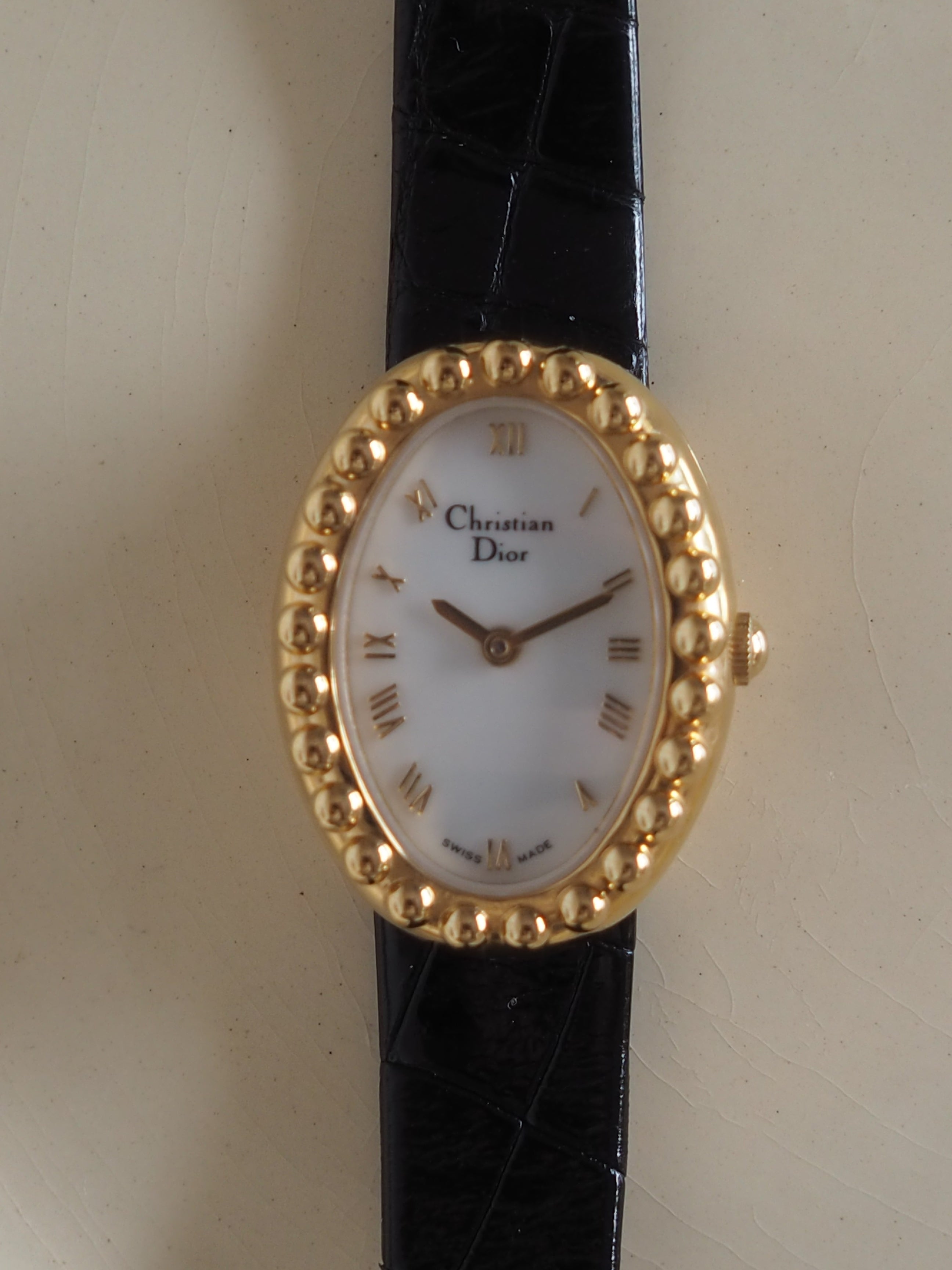 Christian Dior ディオール オーバル ロゴ ウォッチ 腕時計 ゴールド