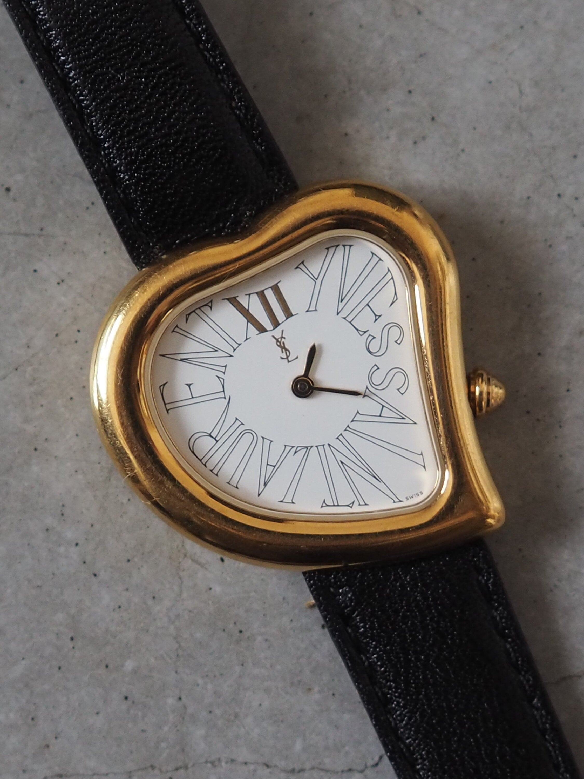 Yves Saint Laurent イヴ・サンローラン YSL ハート ウォッチ 腕時計