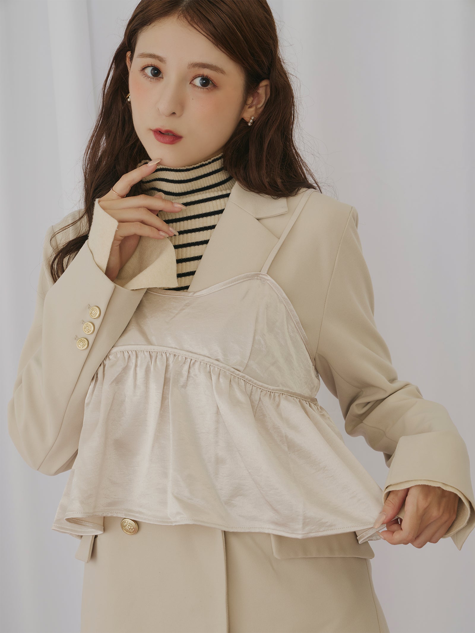 サテンビスチェキャミソール