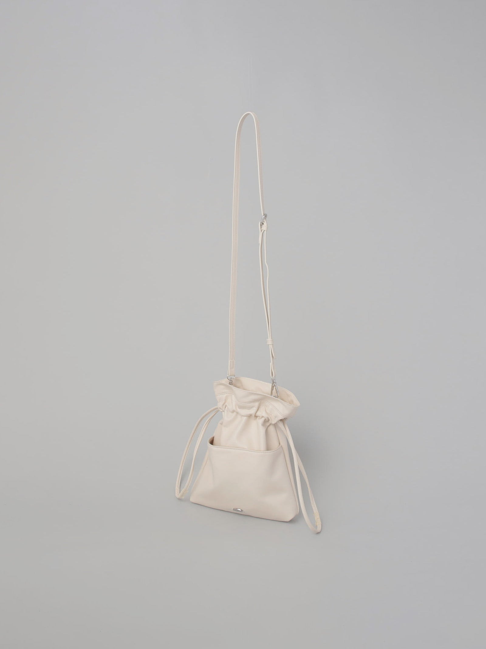 ドローストリングバッグ