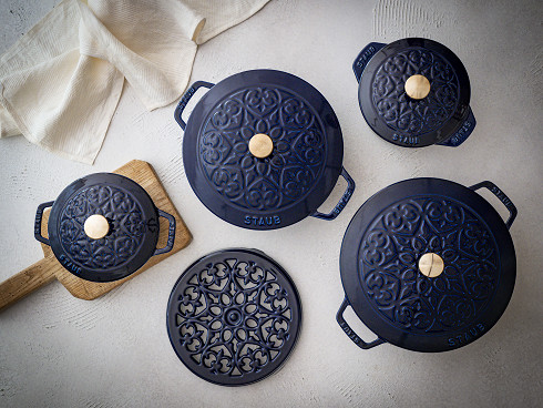 本日（11/2）先行発売開始！staub（ストウブ）のLily グランブルー