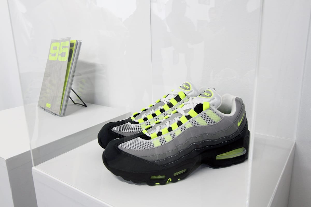 神宮前・THE PLUGで ナイキ「エア マックス 95」が日常に溶けこむ様子