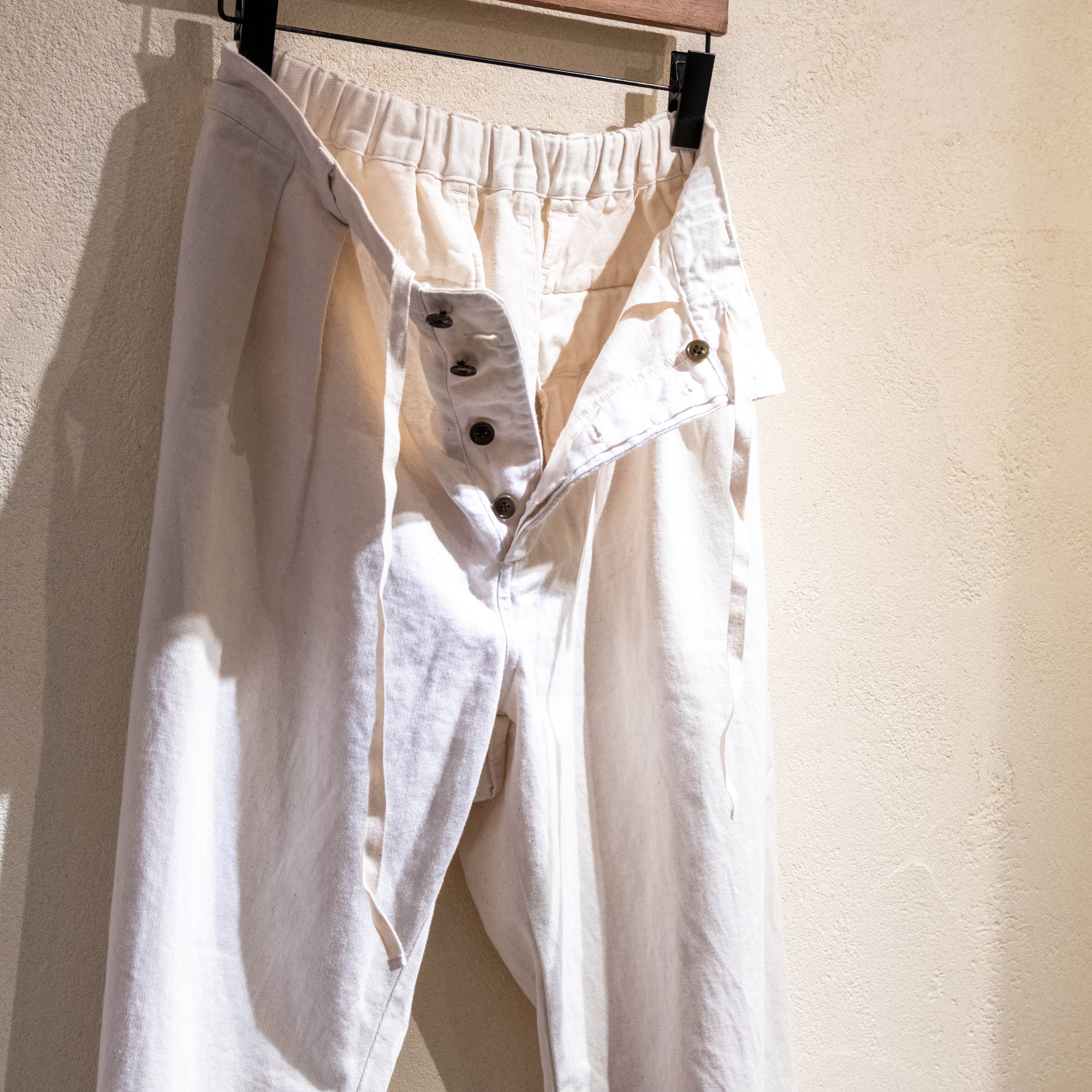 UpcycleLino】BASIC チノ 2タックワイドパンツ(1 NATURAL)｜ nest Robe