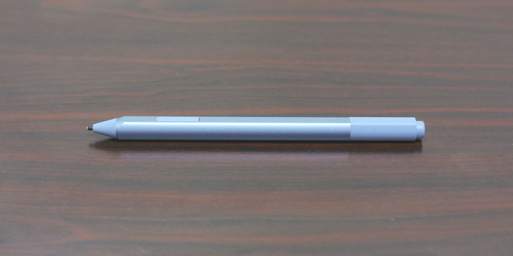 Surface の「アイスブルー」は そんなに青くない。学校でも職場でも