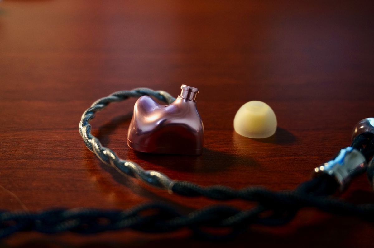 ピュアベリリウム振動板を採用した高音質イヤホン「NICEHCK Lofty