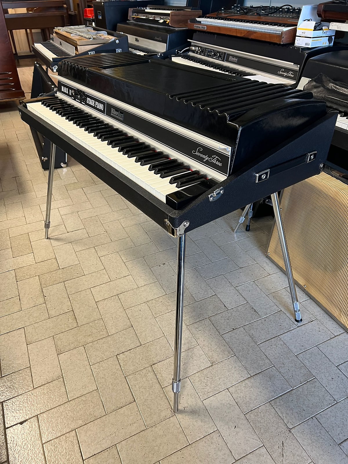 Rhodes MK II 73 keys | Organ studio