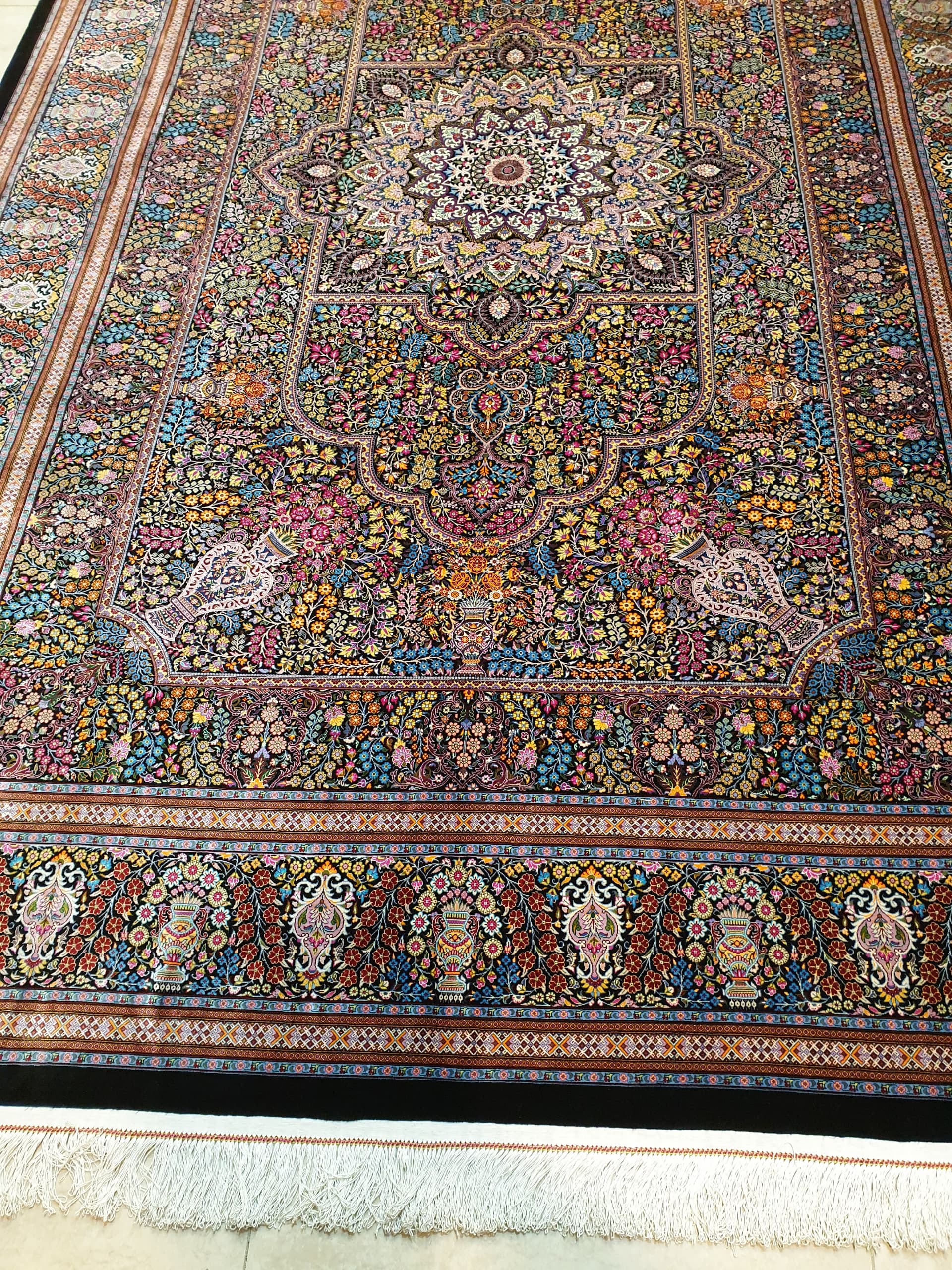 高級ペルシャ絨毯クム産シルク100％ ノウリ工房 300x203cm（FN-10049