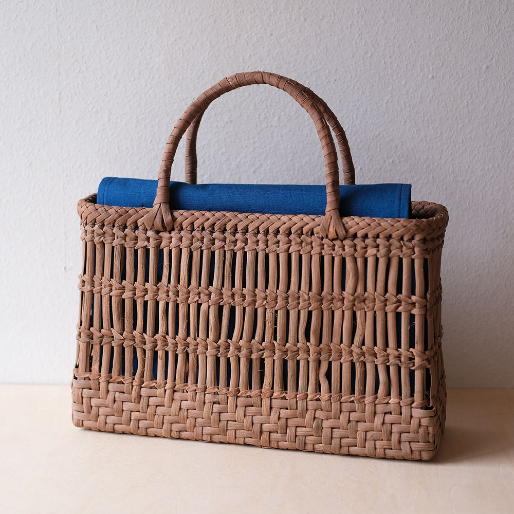 山葡萄 かごバッグ 透かし編み（藍染内布） | ORIORI