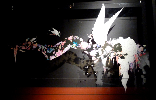 夏休みアート特集】HYDEそっくりの人形も！ 壮大な世界観で魅せる