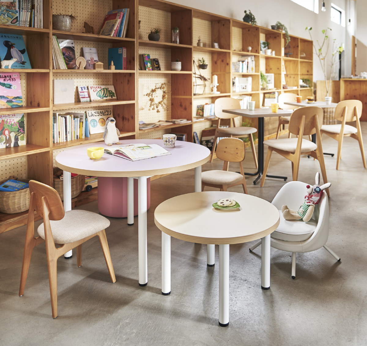 Plum[プラム] | QUON（クオン）業務用イス・テーブルメーカーのオーツー