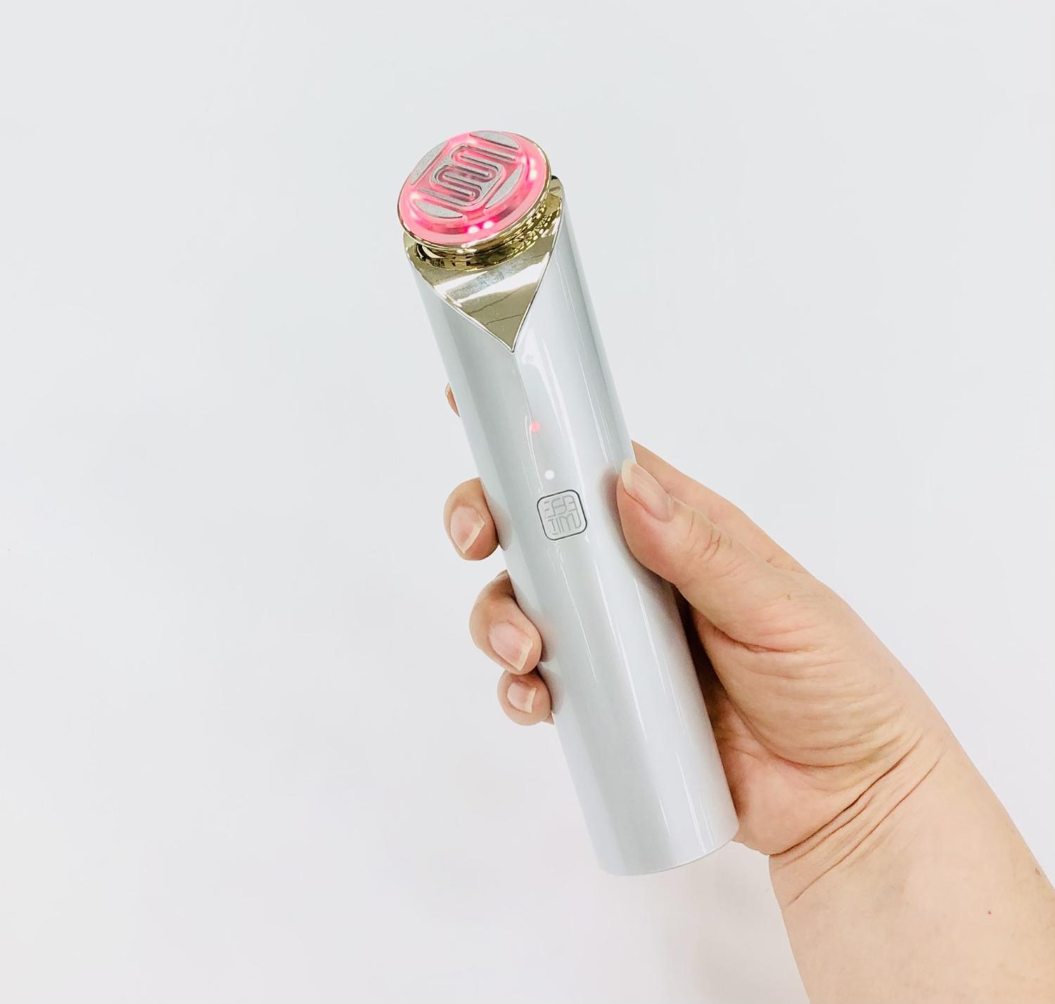 たるみリフトと透明感アップ。2億回のエネルギーを肌深層に送る美容