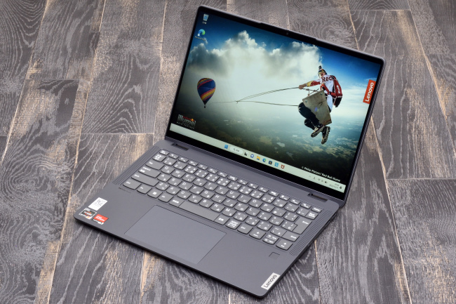 レノボ IdeaPad Flex 570 (14型 AMD) レビュー：実用性にすぐれた