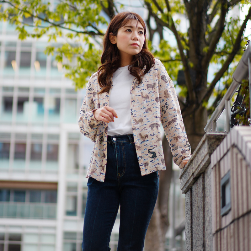 和柄 綿シフォンブラウス ＜十二支/砂色＞ | 京友禅アロハシャツ