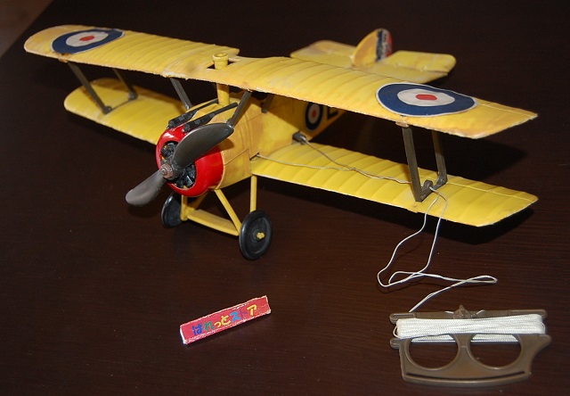 アメリカ・TESTORS製 Uコン模型飛行機Sopwith Camel複葉機・米国Cox049