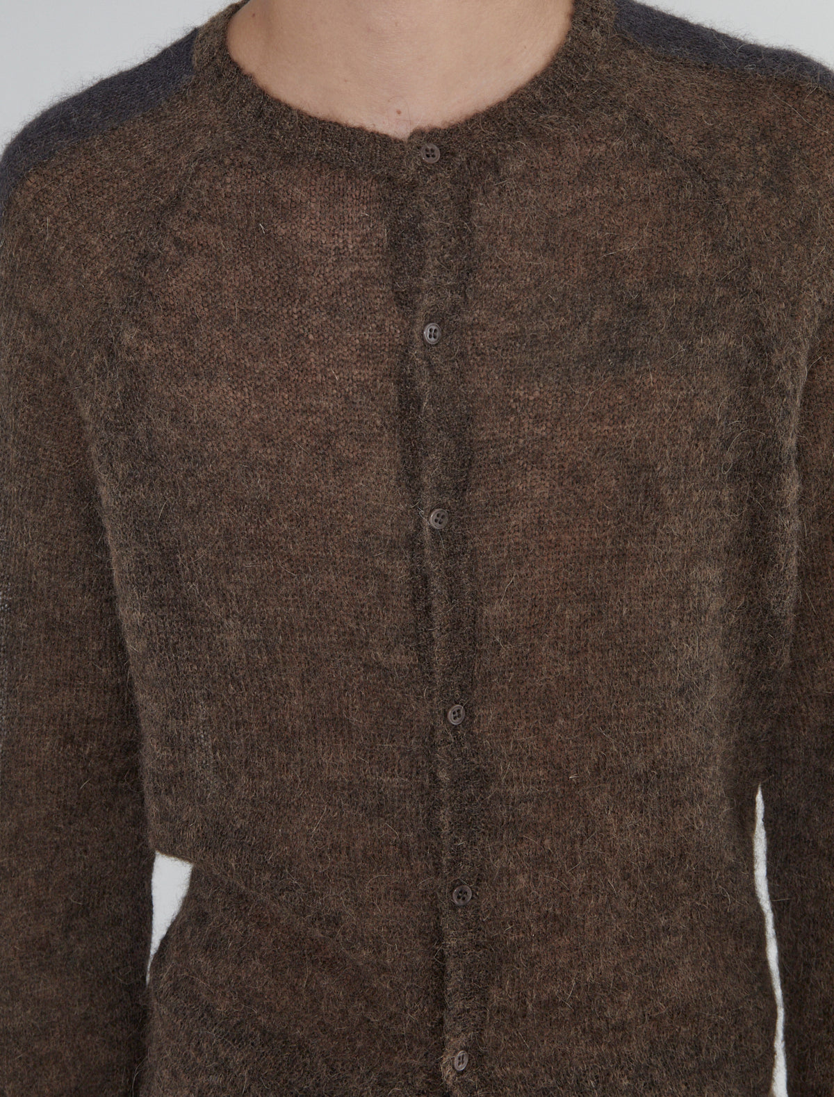 BUTTON DAN-Men's cardigan with a contrast stripe running down the