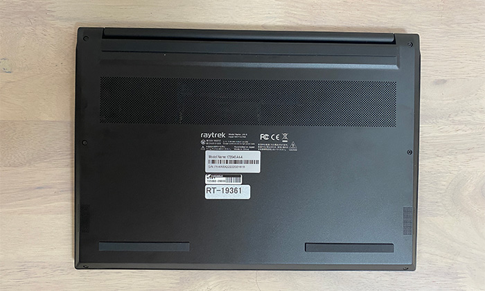 raytrek A4-A レビュー】軽量スリムな14インチクリエイターノートPC