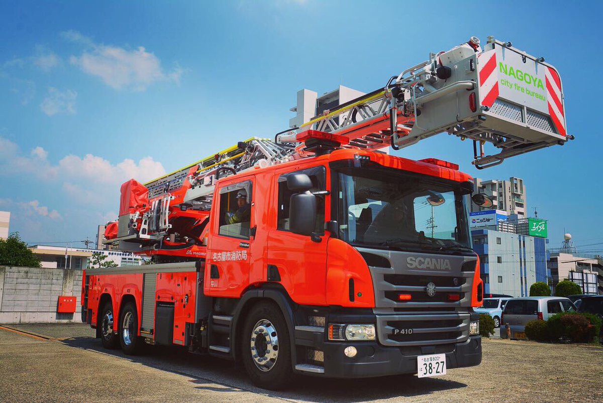 スウェーデンの #スカニア のシャシをベースにドイツの #マギルス で