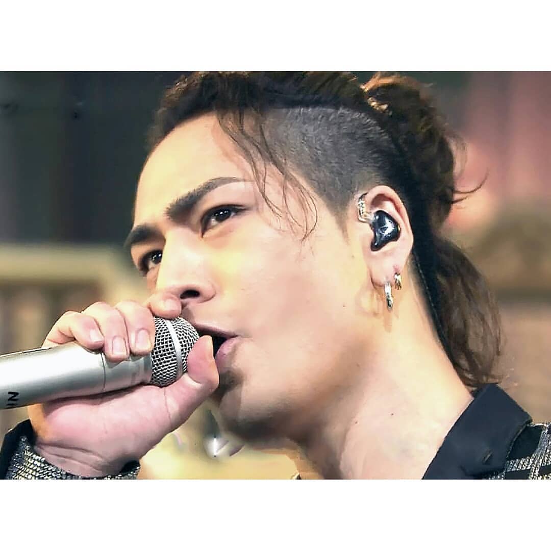 前から気になってるんだけどさ… 登坂広臣のピアス事情！ 両耳1個ずつ