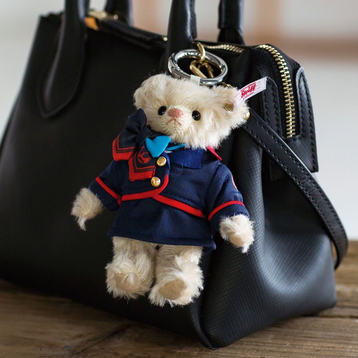 シュタイフ との コラボレーション登場🐻 ＼ JALのキャビン