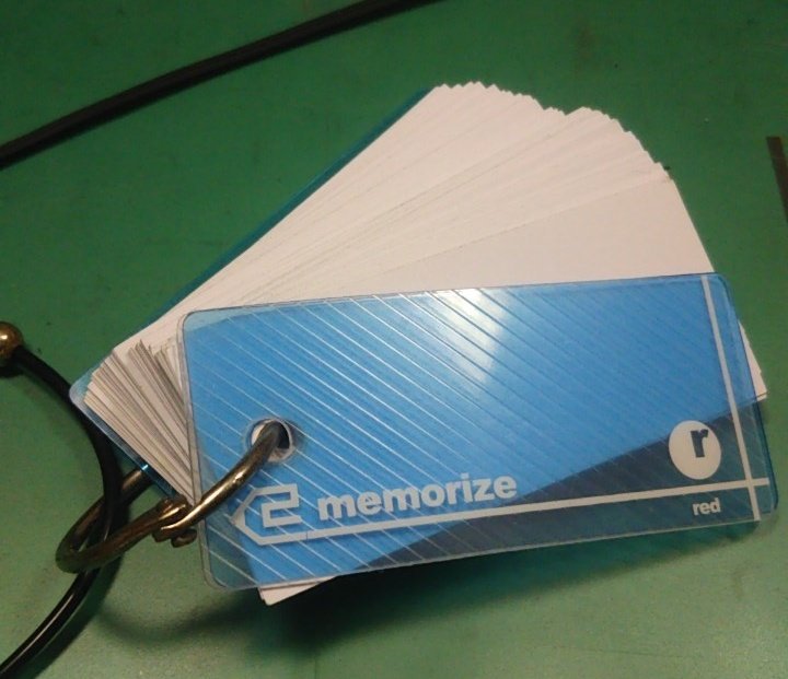 シャーロットの友利さんから 乙坂に渡した単語帳の 元？みたいなのが