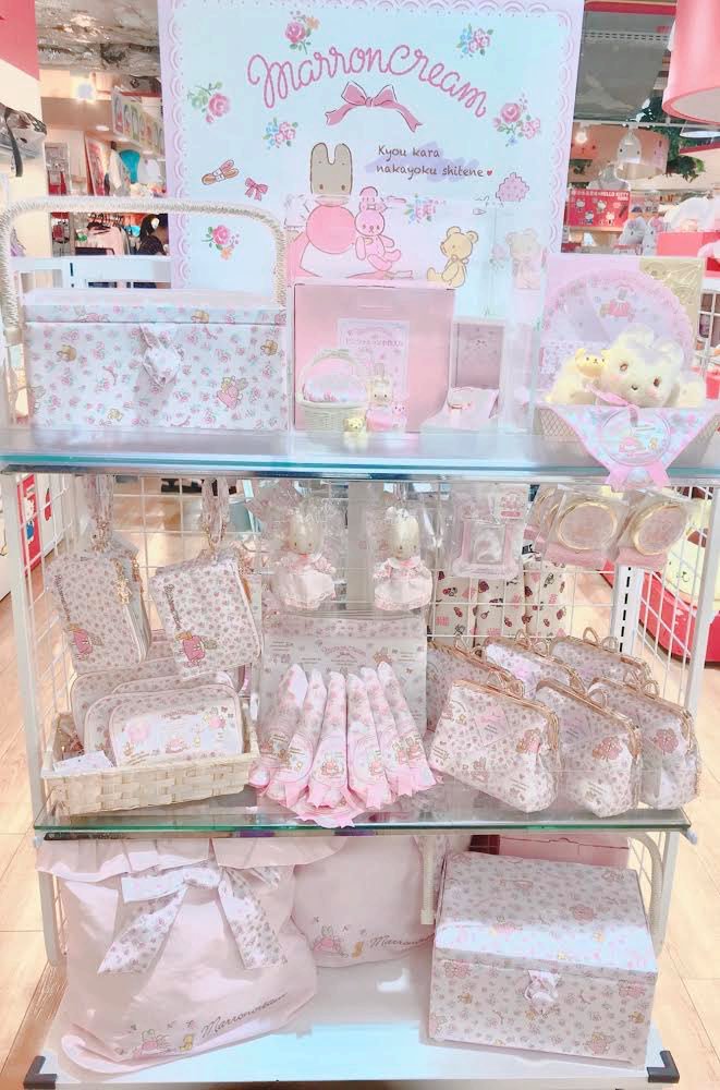 🍀 #ハローキティショップ 🍀 #マロンクリーム ソーイングデザイン