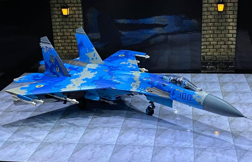 ホビーマスター製 1/72 Su-27 フランカーB型 「ウクライナ空軍