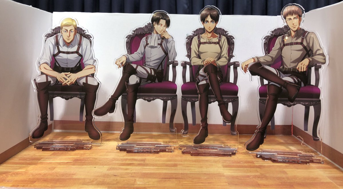 池袋 #キャラウムカフェ です。 #進撃の巨人 等身グッズ発売開始