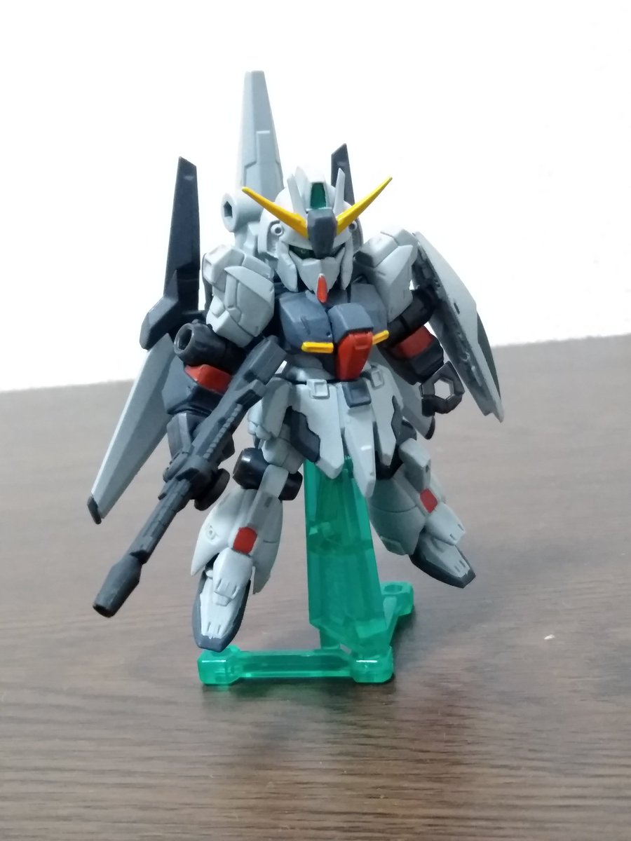 妻からリ・ガズィカスタムが外の機体と比べ浮いていると（というか変だ