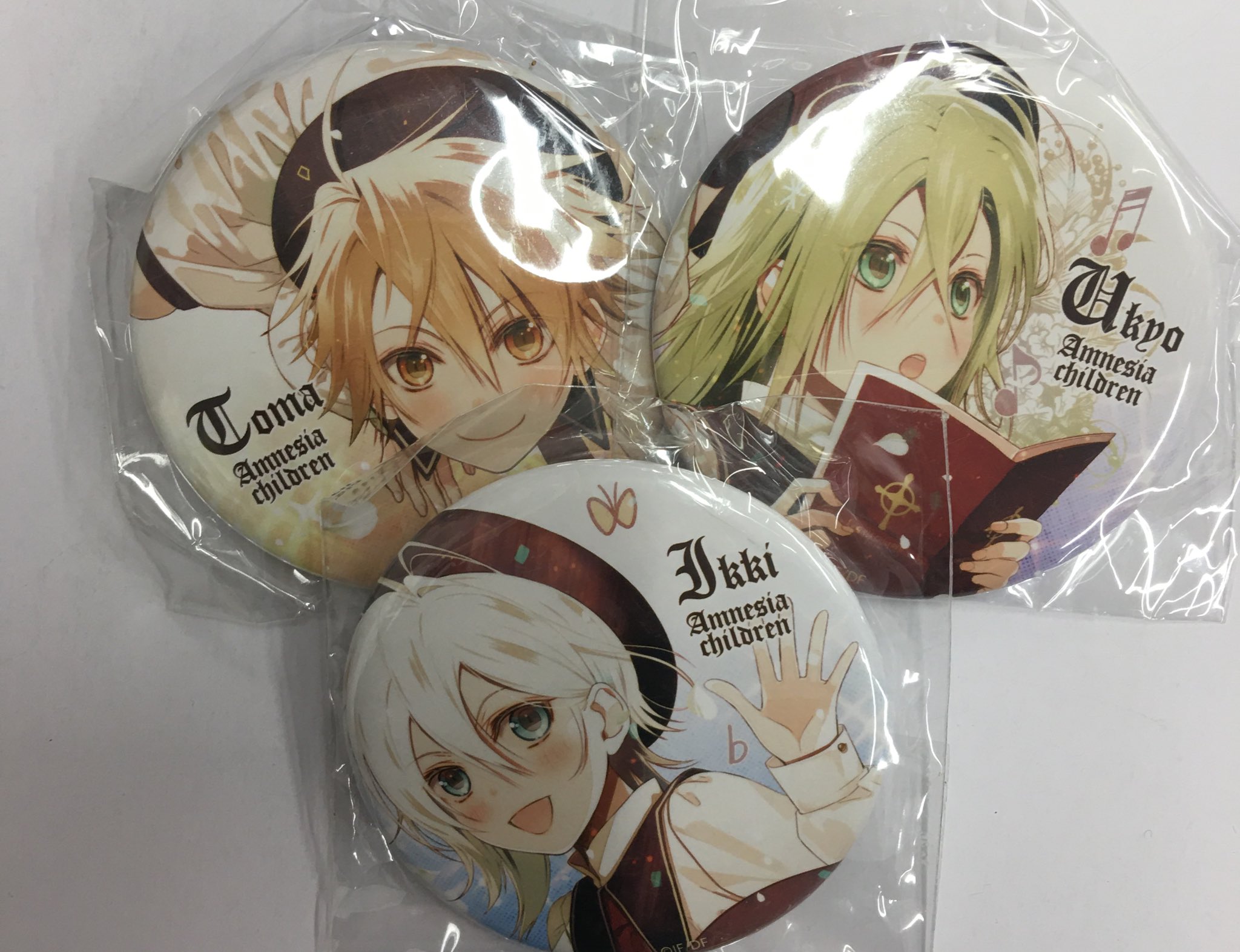 AMNESIA アムネシア 香港限定 ホロ 缶バッジ シン 8点｜AMNESIA