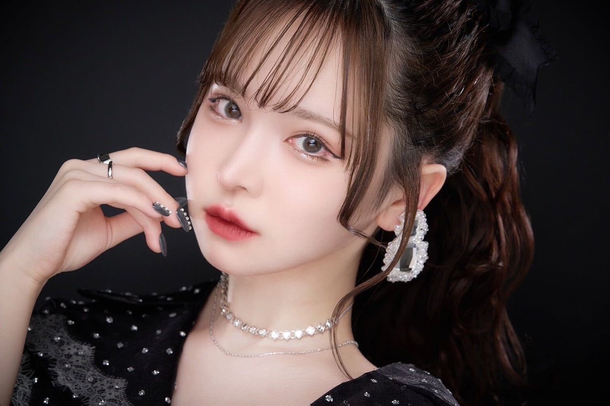 コスメブランド、Armuje (アルミュージュ)1年以上かけて立ち上げました