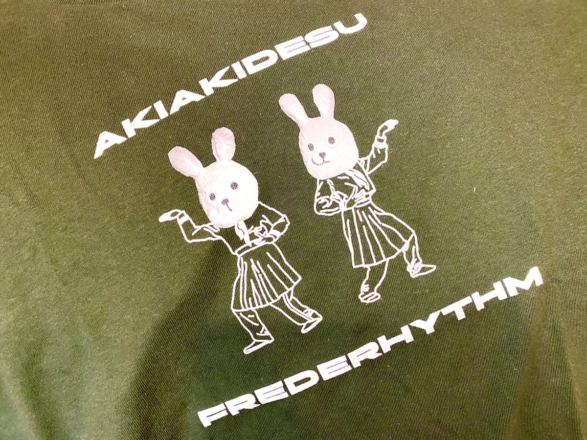 🐰新グッズ紹介🐰 ／ ジャンキー&チャンキーTシャツ 👕 ¥3,300 ＼ 2匹